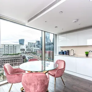 Apartment Luxury 2 Bedroom In Tower Hill, London